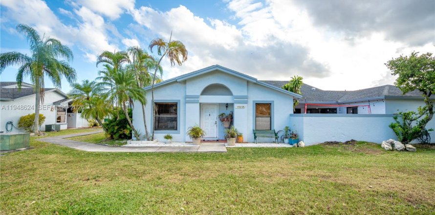 Кондоминиум с 2 спальнями в Майами, Флорида № 2005824