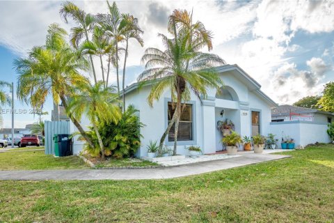 Купить кондоминиум в Майами, Флорида 2 спальни, 78.04м2, № 2005824 - фото 2