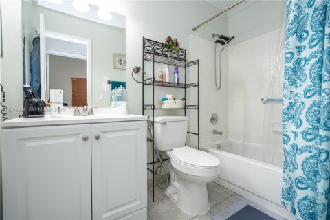 Купить кондоминиум в Майами, Флорида 2 спальни, 78.04м2, № 2005824 - фото 14