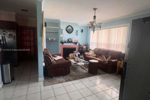 Casa en venta en Homestead, Florida, 4 dormitorios, 138.33 m2 № 1967467 - foto 9