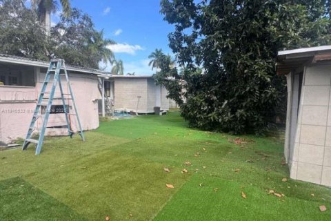 Casa en venta en Homestead, Florida, 4 dormitorios, 138.33 m2 № 1967467 - foto 18