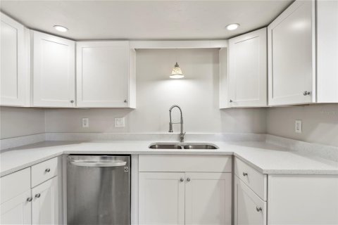 House in Bradenton, Florida 3 bedrooms, 134.99 sq.m. № 1845421 - photo 7