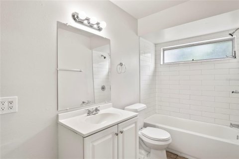 House in Bradenton, Florida 3 bedrooms, 134.99 sq.m. № 1845421 - photo 17