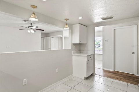 House in Bradenton, Florida 3 bedrooms, 134.99 sq.m. № 1845421 - photo 8
