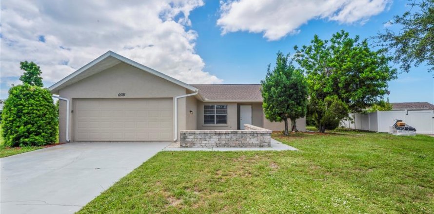 House in Bradenton, Florida 3 bedrooms, 134.99 sq.m. № 1845421