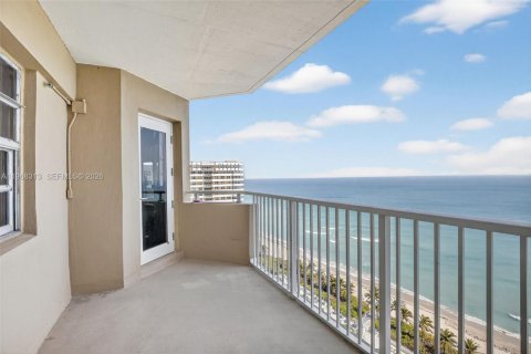 Condo à Hallandale Beach, Floride, 3 chambres  № 2033729