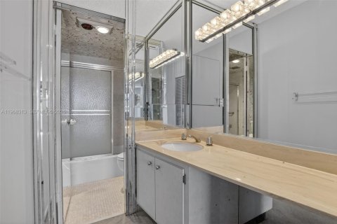 Copropriété à vendre à Hallandale Beach, Floride: 3 chambres, 165.37 m2 № 2033729 - photo 22