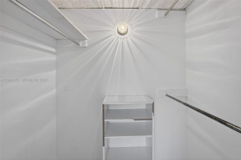 Copropriété à vendre à Hallandale Beach, Floride: 3 chambres, 165.37 m2 № 2033729 - photo 19