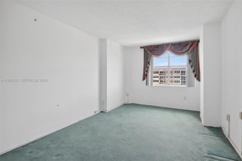 Copropriété à vendre à Hallandale Beach, Floride: 3 chambres, 165.37 m2 № 2033729 - photo 13