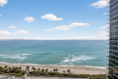 Copropriété à vendre à Hallandale Beach, Floride: 3 chambres, 165.37 m2 № 2033729 - photo 2