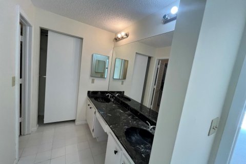 Casa en venta en Tamarac, Florida, 3 dormitorios, 198.72 m2 № 2186878 - foto 28