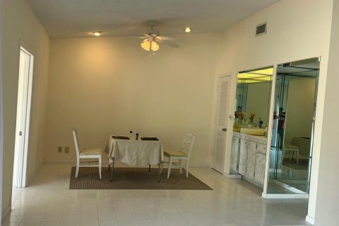 Casa en venta en Tamarac, Florida, 3 dormitorios, 198.72 m2 № 2186878 - foto 4