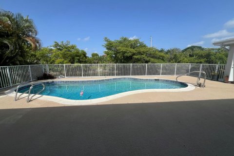 Casa en venta en Tamarac, Florida, 3 dormitorios, 198.72 m2 № 2186878 - foto 12