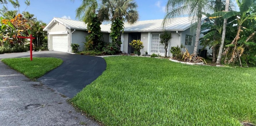 Casa en Tamarac, Florida 3 dormitorios, 198.72 m2 № 2186878