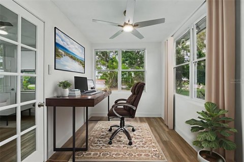 House in Lake Wales, Florida 3 bedrooms, 166.39 sq.m. № 2095782 - photo 6