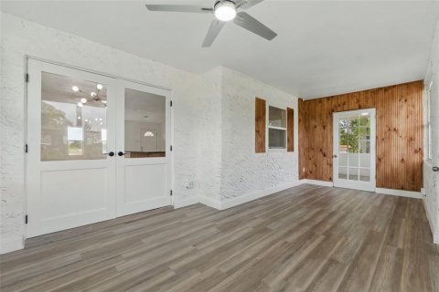 House in Lake Wales, Florida 3 bedrooms, 166.39 sq.m. № 2095782 - photo 22