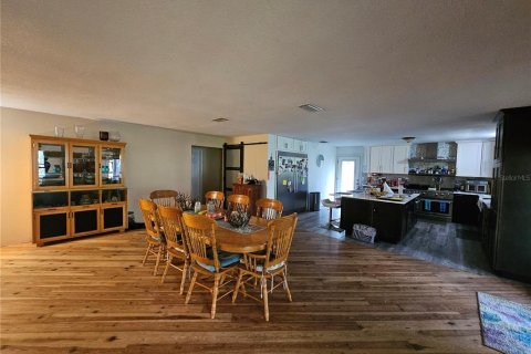 House in Pierson, Florida 5 bedrooms, 501.67 sq.m. № 2204962 - photo 27