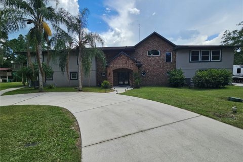 House in Pierson, Florida 5 bedrooms, 501.67 sq.m. № 2204962