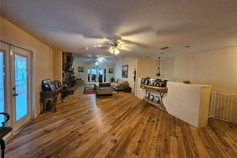 House in Pierson, Florida 5 bedrooms, 501.67 sq.m. № 2204962 - photo 21
