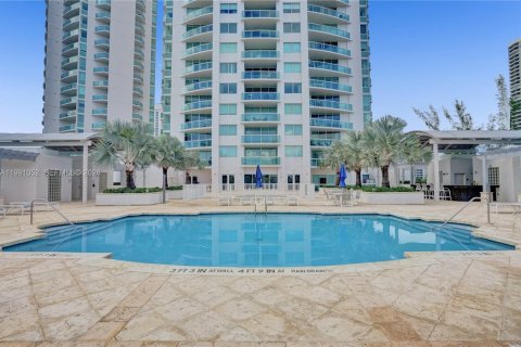 Condominio en alquiler en Aventura, Florida, 2 dormitorios, 132.39 m2 № 2057379 - foto 28