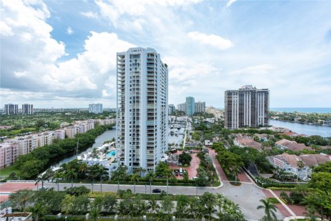 Condominio en alquiler en Aventura, Florida, 2 dormitorios, 132.39 m2 № 2057379 - foto 6