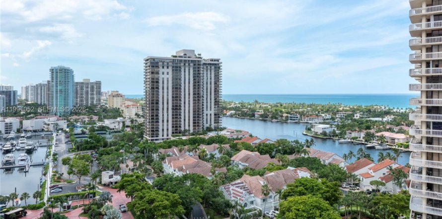 Condominio en Aventura, Florida, 2 dormitorios  № 2057379