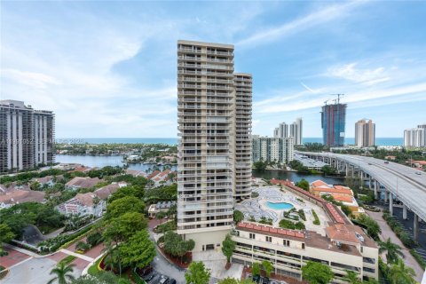 Condominio en alquiler en Aventura, Florida, 2 dormitorios, 132.39 m2 № 2057379 - foto 5