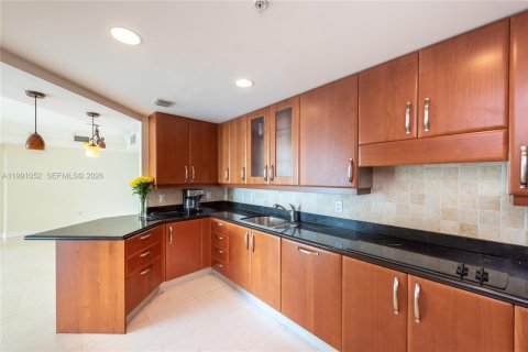 Condominio en alquiler en Aventura, Florida, 2 dormitorios, 132.39 m2 № 2057379 - foto 11