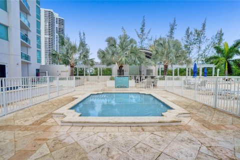 Condominio en alquiler en Aventura, Florida, 2 dormitorios, 132.39 m2 № 2057379 - foto 25