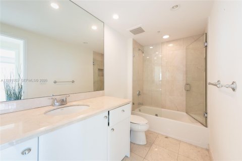 Condominio en alquiler en Aventura, Florida, 2 dormitorios, 132.39 m2 № 2057379 - foto 13