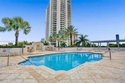 Condominio en alquiler en Aventura, Florida, 2 dormitorios, 132.39 m2 № 2057379 - foto 26