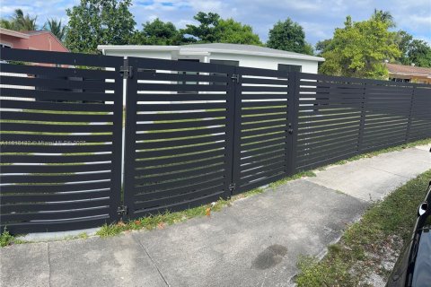 Casa en venta en North Miami Beach, Florida, 2 dormitorios, 115.48 m2 № 1797065 - foto 9