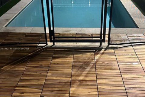 Villa ou maison à louer à Miami, Floride: 3 chambres, 95.88 m2 № 1968149 - photo 17