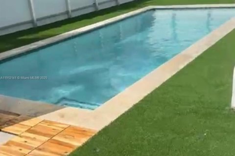 Villa ou maison à louer à Miami, Floride: 3 chambres, 95.88 m2 № 1968149 - photo 10
