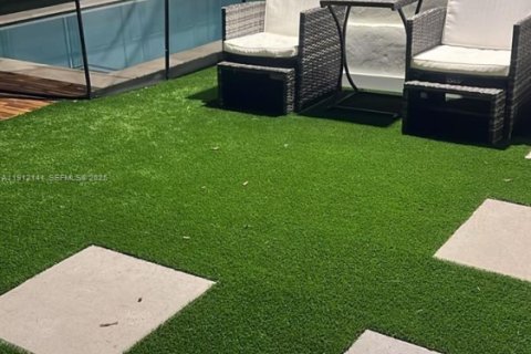 Villa ou maison à louer à Miami, Floride: 3 chambres, 95.88 m2 № 1968149 - photo 16