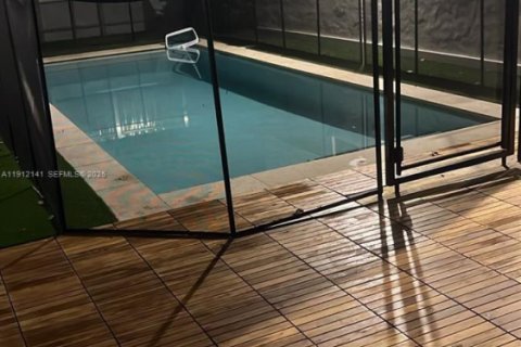 Villa ou maison à louer à Miami, Floride: 3 chambres, 95.88 m2 № 1968149 - photo 18