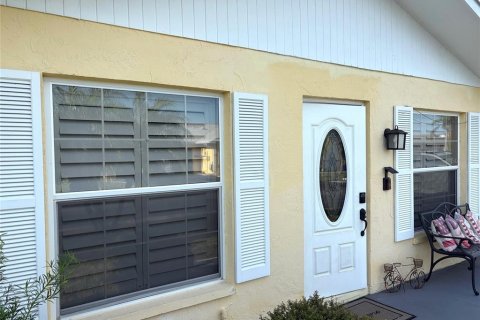 Casa en alquiler en Sun City Center, Florida, 2 dormitorios, 85.47 m2 № 1912778 - foto 2