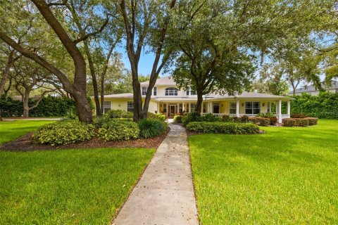 House in Fish Hawk, Florida 4 bedrooms, 399.48 sq.m. № 1653662 - photo 3