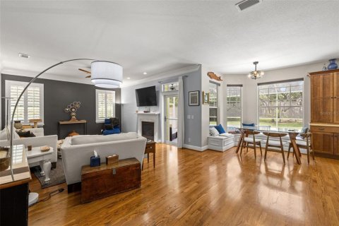 House in Fish Hawk, Florida 4 bedrooms, 399.48 sq.m. № 1653662 - photo 6