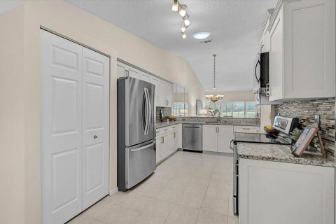 Villa ou maison à vendre à Bradenton, Floride: 2 chambres, 136.75 m2 № 2404760 - photo 8