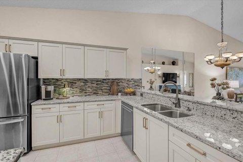 Villa ou maison à vendre à Bradenton, Floride: 2 chambres, 136.75 m2 № 2404760 - photo 5