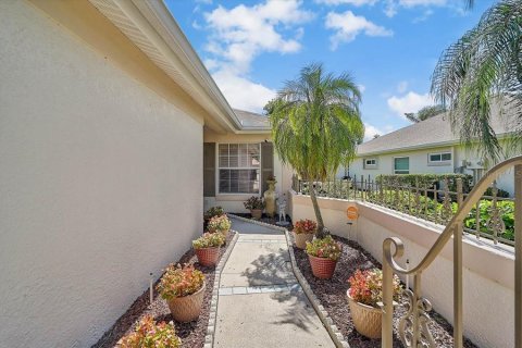 Villa ou maison à vendre à Bradenton, Floride: 2 chambres, 136.75 m2 № 2404760 - photo 2