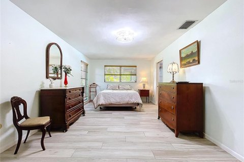 House in Dunedin, Florida 5 bedrooms, 243.78 sq.m. № 1810873 - photo 20