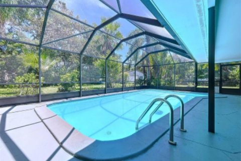 House in Dunedin, Florida 5 bedrooms, 243.78 sq.m. № 1810873 - photo 2