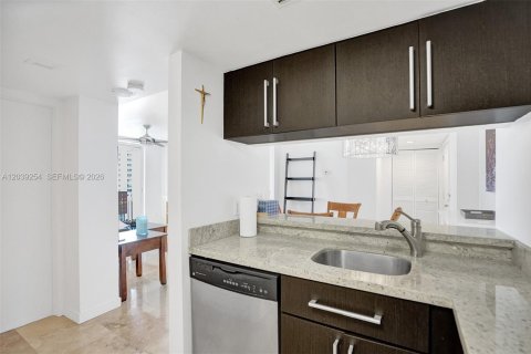 Condominio en alquiler en Miami, Florida, 2 dormitorios, 91.51 m2 № 2087040 - foto 19