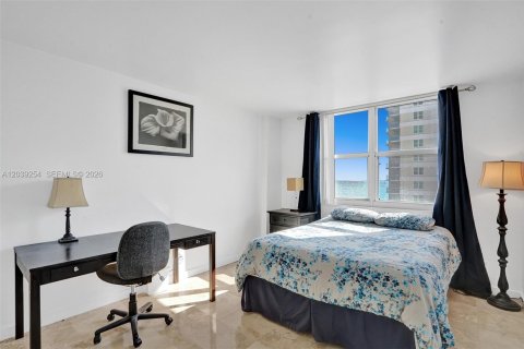 Condominio en alquiler en Miami, Florida, 2 dormitorios, 91.51 m2 № 2087040 - foto 27