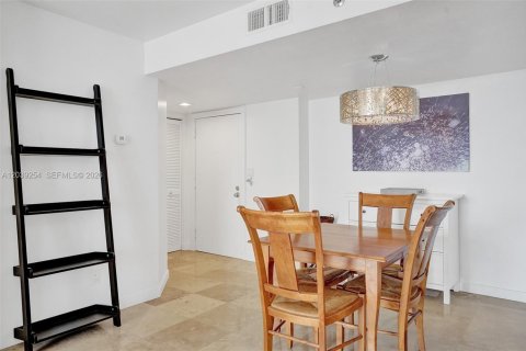 Condominio en alquiler en Miami, Florida, 2 dormitorios, 91.51 m2 № 2087040 - foto 20