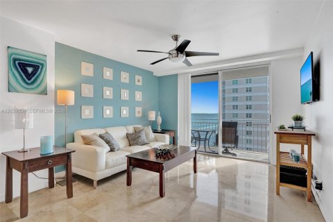 Condominio en Miami, Florida, 2 dormitorios  № 2087040