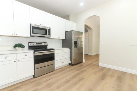 House in Apopka, Florida 4 bedrooms, 205.5 sq.m. № 1631567 - photo 6