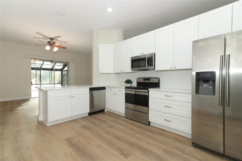 House in Apopka, Florida 4 bedrooms, 205.5 sq.m. № 1631567 - photo 7